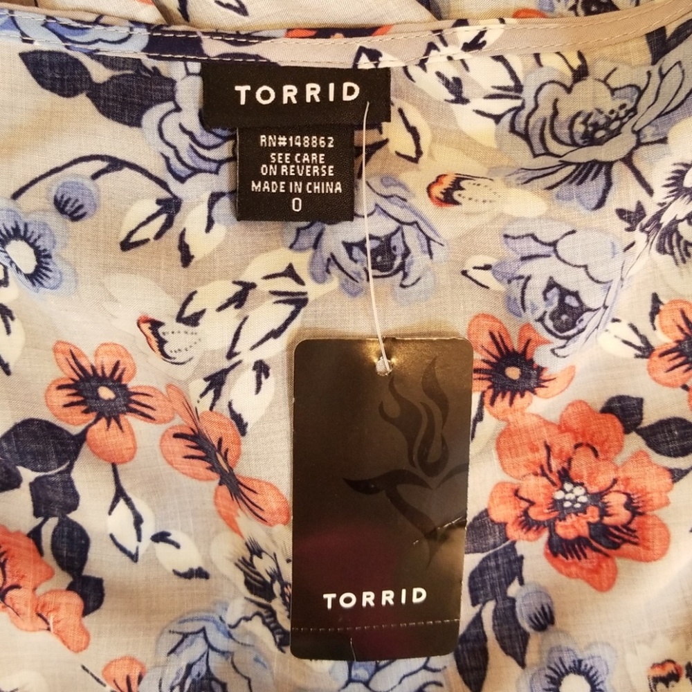 NWT Torrid Women 0 Floral Blouse Babydoll Tie Neck Flowy Top - Picture 6 of 15